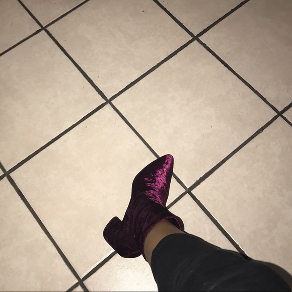 Boots - Picture 4 of 4